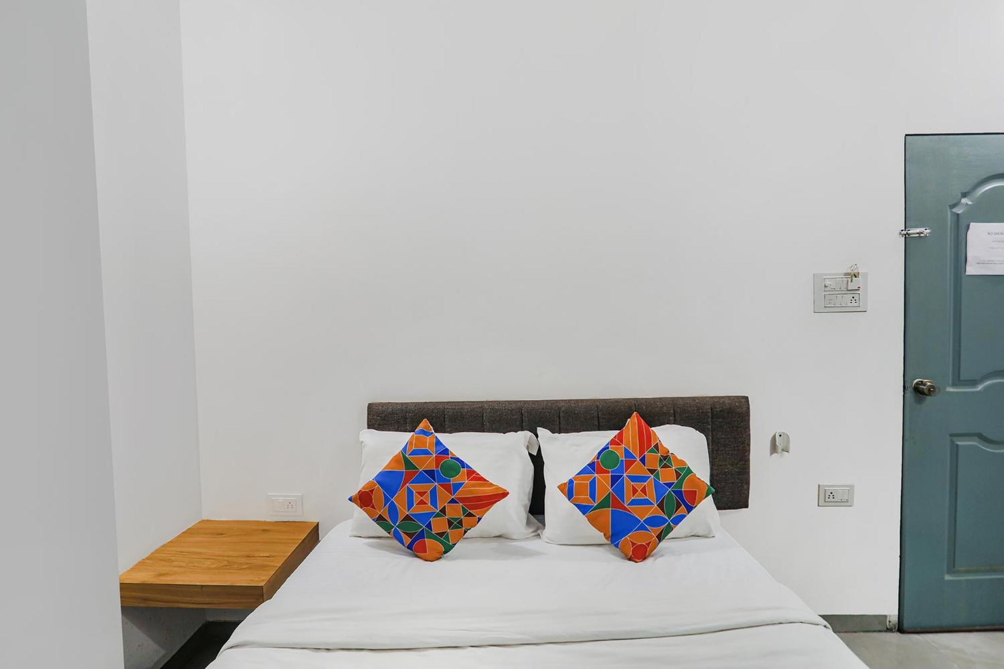 Hotel Fabexpress Pramila Prakash Nagpur Zewnętrze zdjęcie