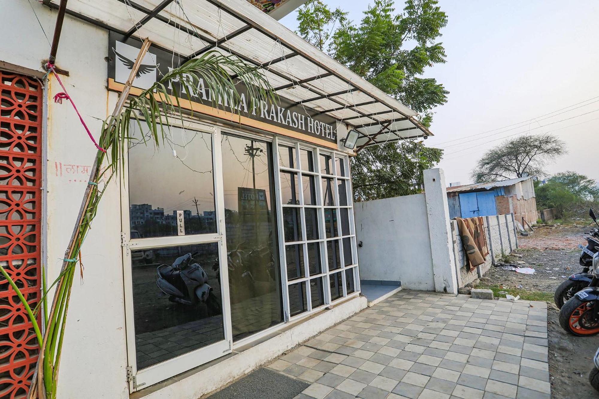 Hotel Fabexpress Pramila Prakash Nagpur Zewnętrze zdjęcie